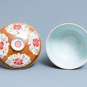 Quatre bols en porcelaine de Chine famille rose à fond brun capucin, Qianlong — photo 6