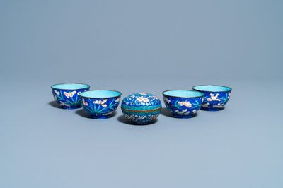 Quatre bols et une boîte couverte en émaux de Vietnam de type Phap Lam Hue, marque Minh Mang, 1820-1841