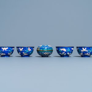 Quatre bols et une boîte couverte en émaux de Vietnam de type Phap Lam Hue, marque Minh Mang, 1820-1841 — photo 5