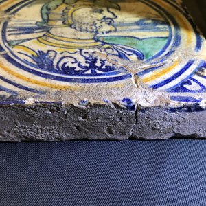 Quatre carreaux de la chapelle de Fère-en-Tardenois, atelier de Guido Andries, Anvers, vers 1530 — photo 8