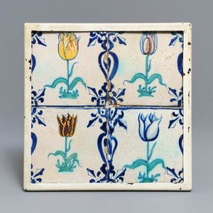 Quatre carreaux en faïence de Delft polychrome à décor de tulipes, 1ère moitié du 17ème — photo 1