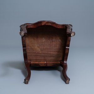 Quatre chaises en bois aux dos ajourés, Macao ou colonies portugaises, 19ème — photo 29