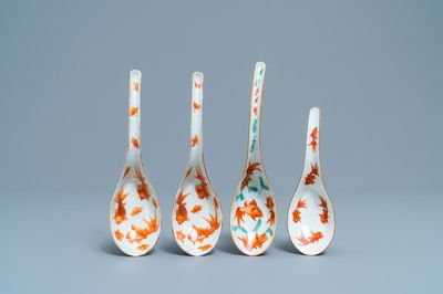 Quatre cuillères en porcelaine de Chine, République et marque et époque de Daoguang