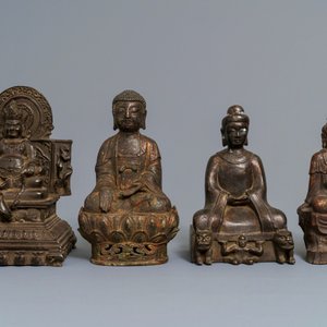 Quatre figures de Bouddha en bronze, Chine, Japon et Corée, 18/19ème — photo 2