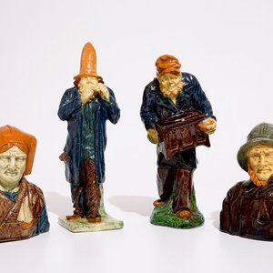 Quatre figures en poterie flamande d'une paire de pêcheurs et deux musiciens, prob. ateliers de Laignel, 19/20ème — photo 1