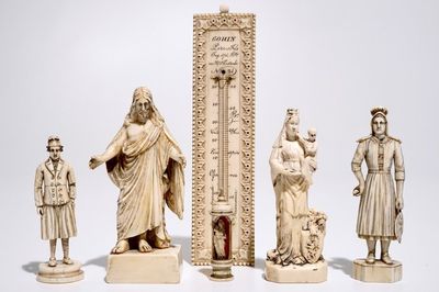 Quatre figures, un autel miniature et un thermomètre en ivoire, Dieppe et autres manufactures, 19ème