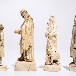 Quatre figures, un autel miniature et un thermomètre en ivoire, Dieppe et autres manufactures, 19ème — photo 5