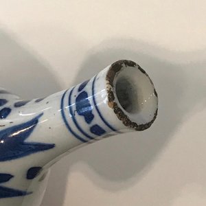 Quatre petits vases en faïence de Delft palette cachemire et bleu et blanc, fin du 17ème — photo 13