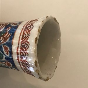 Quatre petits vases en faïence de Delft palette cachemire et bleu et blanc, fin du 17ème — photo 9