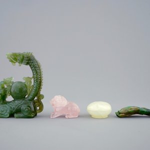 Quatre pièces en quartz et jadéite, Chine, 19/20ème — photo 1