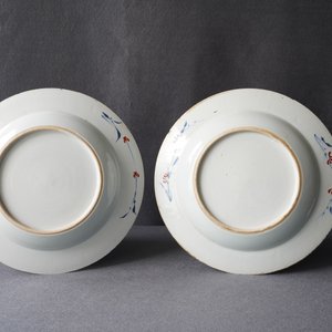 Quatre plats en porcelaine de Chine doucai, Kangxi — photo 29