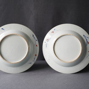 Quatre plats en porcelaine de Chine doucai, Kangxi — photo 30