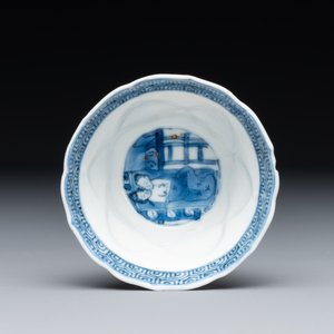 Quatre soucoupes en porcelaine de Chine en bleu et blanc et une tasse à sujet érotique, Kangxi — photo 6