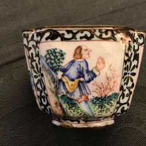 Quatre soucoupes et trois tasses en émaux de Canton, Qianlong — photo 11