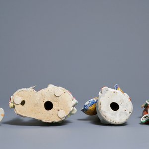 Quatre sujets en porcelaine de Chine famille rose, trois marqués en creux, 19/20ème — photo 6
