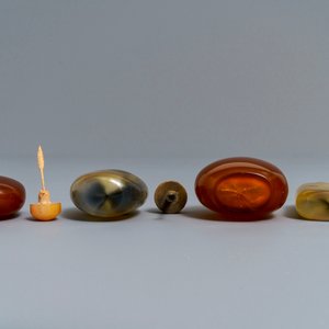 Quatre tabatières en ambre et agate, Chine, 19/20ème — photo 4