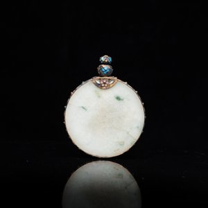 Quatre tabatières en jade aux montures en argent incrusté de pierres, 19/20ème — photo 12
