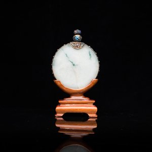 Quatre tabatières en jade aux montures en argent incrusté de pierres, 19/20ème — photo 10
