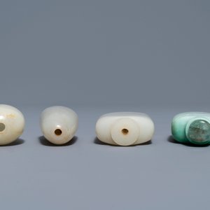Quatre tabatières en jade blanc et céladon, Chine, 19/20ème — photo 3