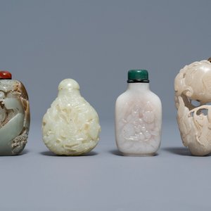 Quatre tabatières en jade, Chine, 19/20ème — photo 1