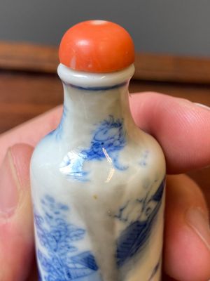 Quatre tabatières en porcelaine de Chine en bleu, blanc et rouge de cuivre, 19/20ème — photo 20