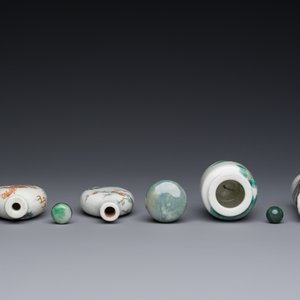 Quatre tabatières en porcelaine de Chine famille rose et verte, 19ème — photo 6