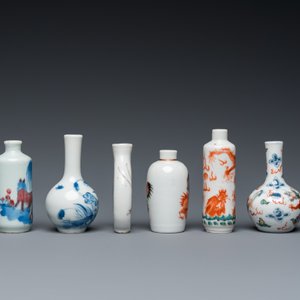 Quatre tabatières et deux vases miniatures en porcelaine de Chine, 19/20ème — photo 4