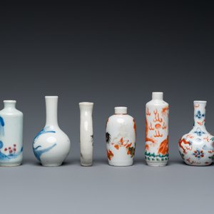 Quatre tabatières et deux vases miniatures en porcelaine de Chine, 19/20ème — photo 5