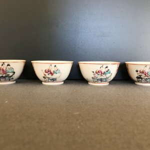 Quatre tasses et soucoupes en porcelaine de Chine à décor mandarin, Qianlong — photo 12