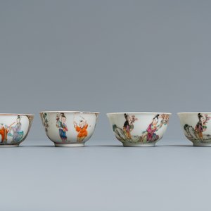 Quatre tasses et soucoupes en porcelaine de Chine famille rose à décor mandarin, Qianlong — photo 4