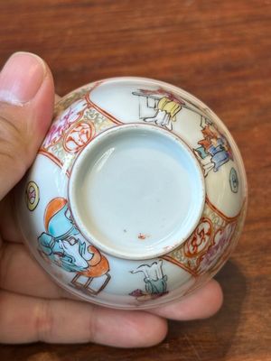 Quatre tasses et soucoupes en porcelaine de Chine famille rose et rouge de fer, Yongzheng/Qianlong — photo 37