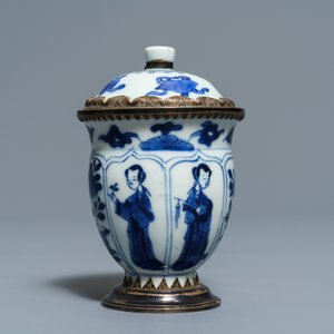Quatre théières et verseuses en porcelaine de Chine famille rose et bleu et blanc, Kangxi/Qianlong — photo 19