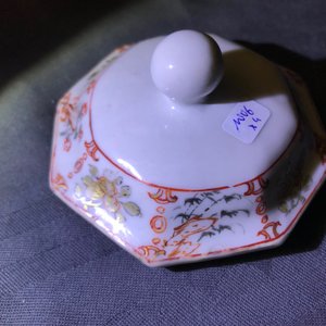 Quatre théières et verseuses en porcelaine de Chine famille rose et bleu et blanc, Kangxi/Qianlong — photo 36