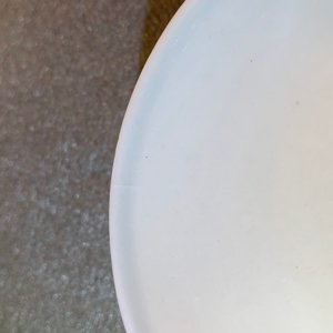 Quatre théières, trois bols et une boîte à thé en porcelaine de Chine famille rose, 19/20ème — photo 47
