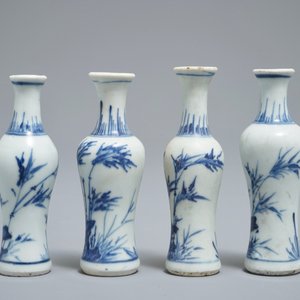 Quatre vases du Hatcher cargo en porcelaine de Chine bleu et blanc, époque Transition — photo 3