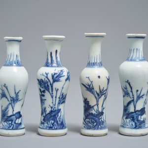 Quatre vases du Hatcher cargo en porcelaine de Chine bleu et blanc, époque Transition — photo 4