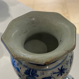 Quatre vases en faïence de Delft en bleu et blanc, 17/18ème — photo 17