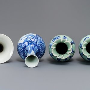 Quatre vases en porcelaine de Chine bleu, blanc et céladon, 19/20ème — photo 5