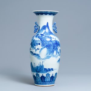 Quatre vases en porcelaine de Chine en bleu et blanc et à fond céladon, 19ème — photo 4