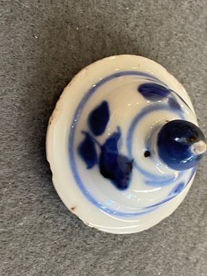 Quatre vases en porcelaine de Chine en bleu et blanc, Kangxi et postérieur — photo 14