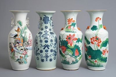 Quatre vases en porcelaine de Chine famille rose et bleu et blanc, 19/20ème