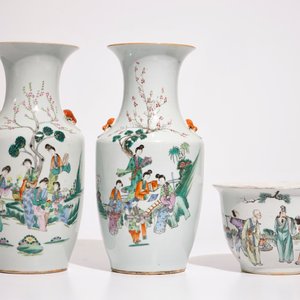 Quatre vases en porcelaine de Chine famille rose et un pot qianjiang cai, 19/20ème — photo 8
