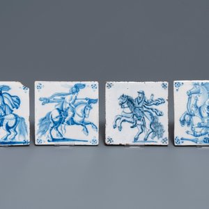 Quinze carreaux en faïence de Delft bleu et blanc à décor de chevaliers et d'animaux, 17/18ème — photo 7