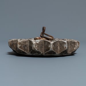 Quinze lampes à huile en bronze et céramique, art islamique, 16ème et après — photo 11