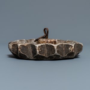 Quinze lampes à huile en bronze et céramique, art islamique, 16ème et après — photo 10