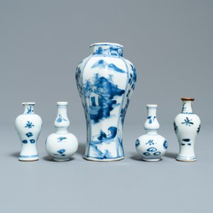 Quinze petits vases en porcelaine de Chine, Kangxi — photo 16