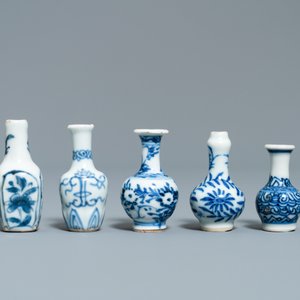 Quinze petits vases en porcelaine de Chine, Kangxi — photo 3