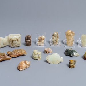 Quinze pièces diverses en jade sculpté, Chine, 19/20ème — photo 1