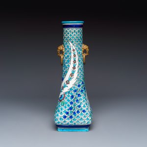 A fine Minton Iznik-style vase with lion-mask handles — 照片 2