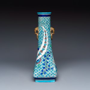 A fine Minton Iznik-style vase with lion-mask handles — 照片 4